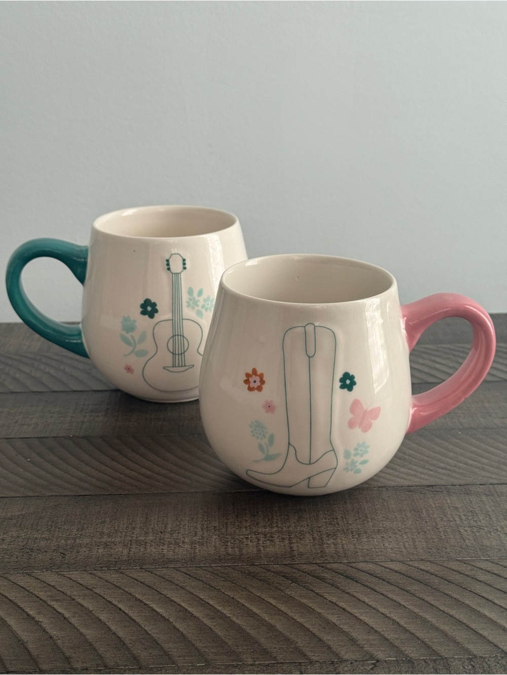 Dolly by Dolly Parton Boot & Guitar Icon Mugs Stoneware 20 oz Pink & Teal